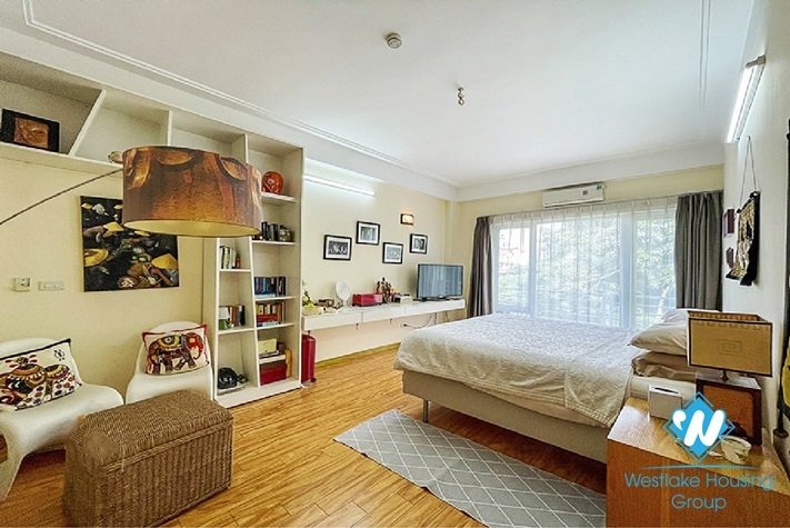 Beautiful new house for rent in Tay Ho back yard swimming pool